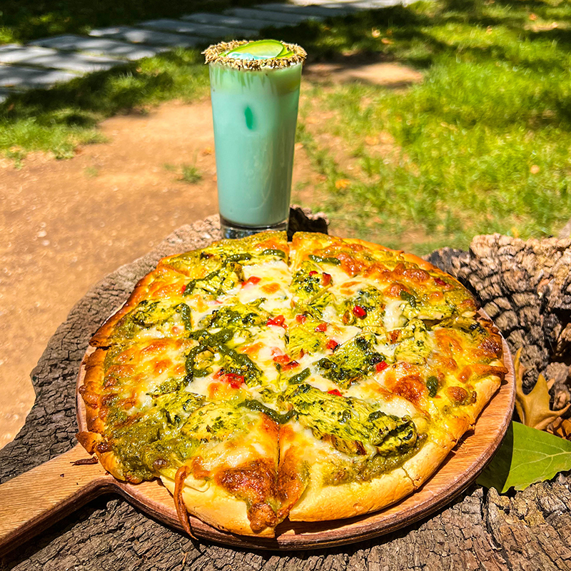 Pizza Chicken pesto