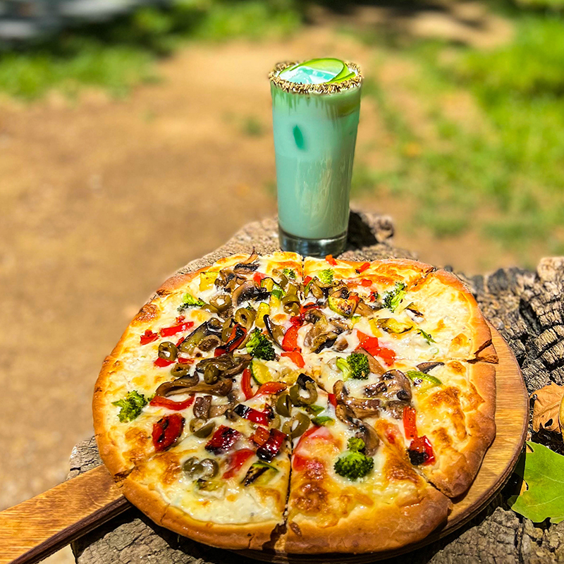Grilled veggie pizza